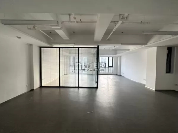 地铁1号线、5号线海宴北路A出口直达金融硅谷辅楼 10号楼95.04m²写字楼出租