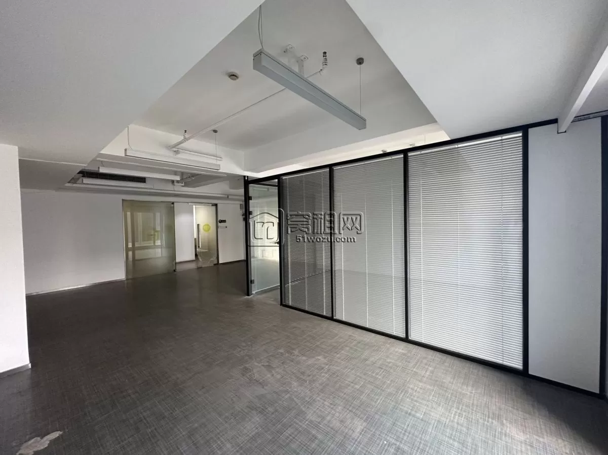 地铁1号线、5号线海宴北路A出口直达金融硅谷辅楼 10号楼95.04m²写字楼出租