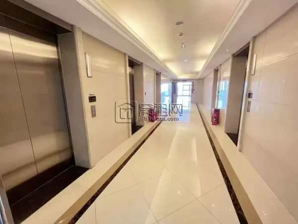 宁波绿城宁波中心对面金融硅谷主楼宁波逸东诺富特酒店1563.52平米大气的前台办公室出租