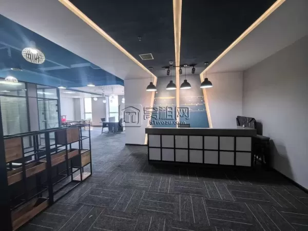 宁波鄞州区宁南北路808号慧和大厦高楼层朝南电梯口200平，带家具10000元/月