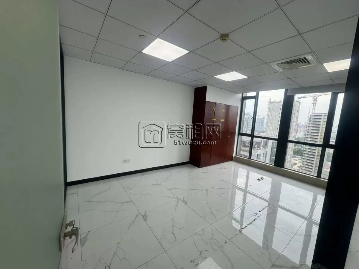 名汇东方110平，高楼层落地窗，格局可以改造，看房随时，看中，价格好谈
