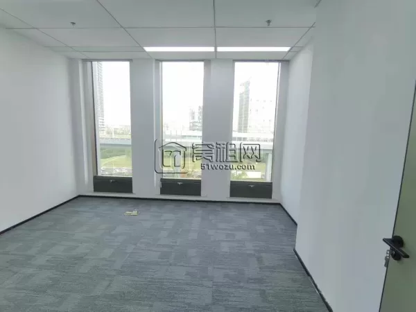 万科云谷中心208平精装三隔间全落地窗采光☀️双面朝向可配家具拎包入驻。