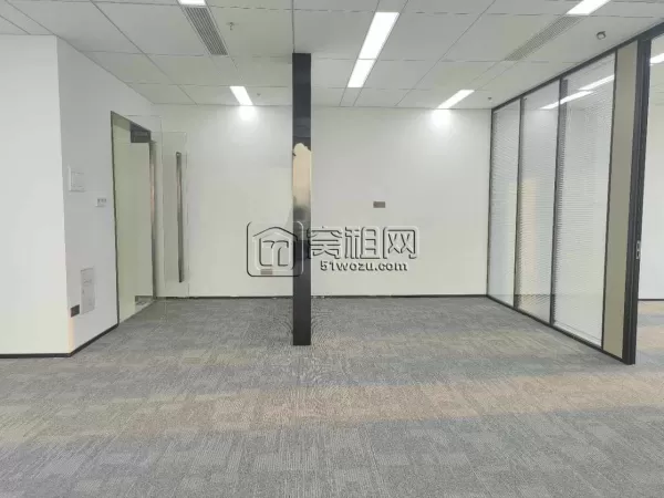万科云谷中心208平精装三隔间全落地窗采光☀️双面朝向可配家具拎包入驻。