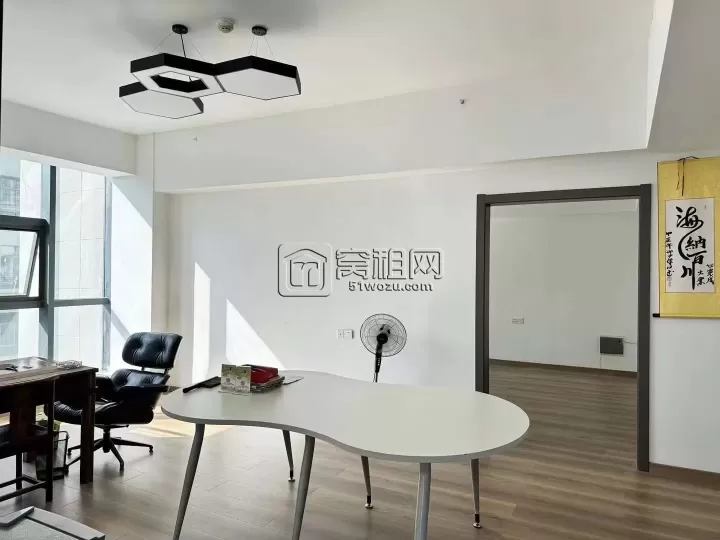 宁波地铁4号线出口写字楼东方商务中心5号楼145平 东南朝向出租