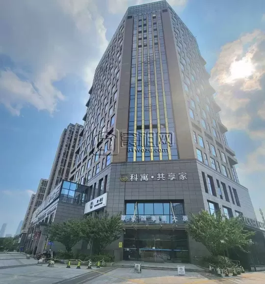 高新区联安四季里大厦 1000平整层出租，全落地玻璃窗，诚邀各类业态入驻