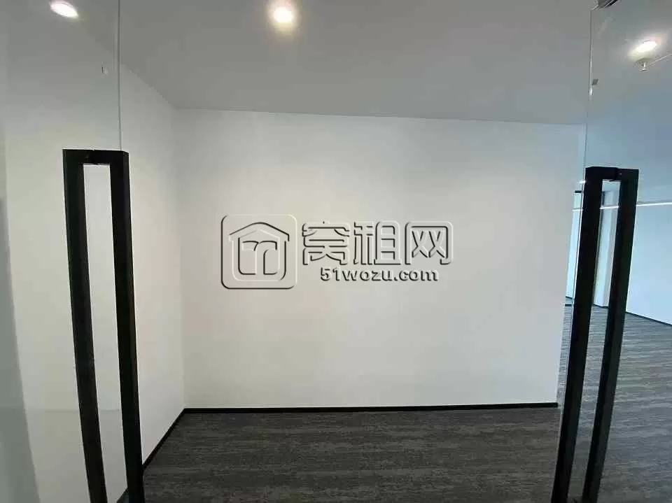 海曙2号线机场附近地铁口银亿都会国际92平小户型，两隔间加办公区租赁