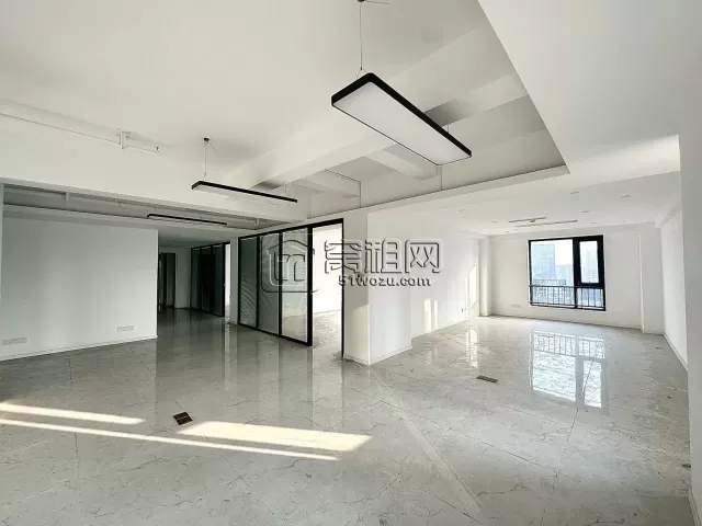 宁波阪急百货对面金融硅谷优质房源243.92m²出租
