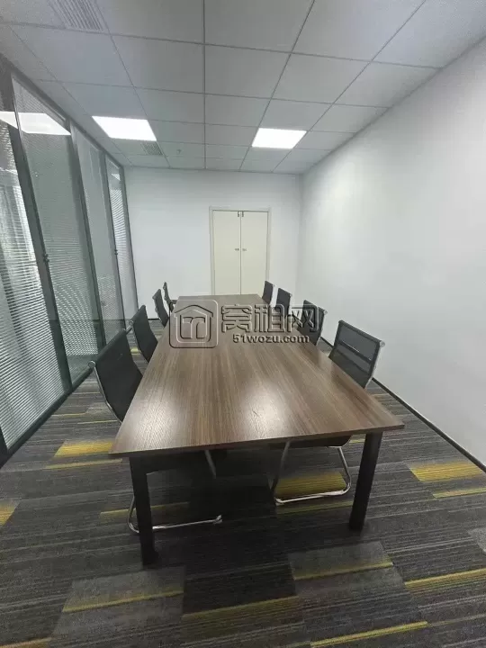江北前洋 绿地融谷203平方 精装带家具 价格优惠出租