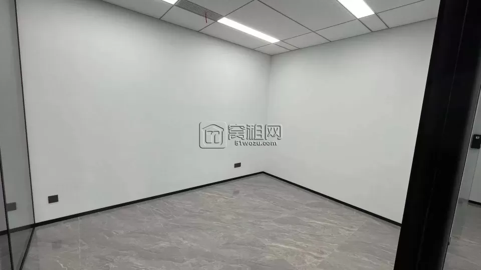 宁波研发园C区写字楼出租 面积168平 东南朝向～3个隔间