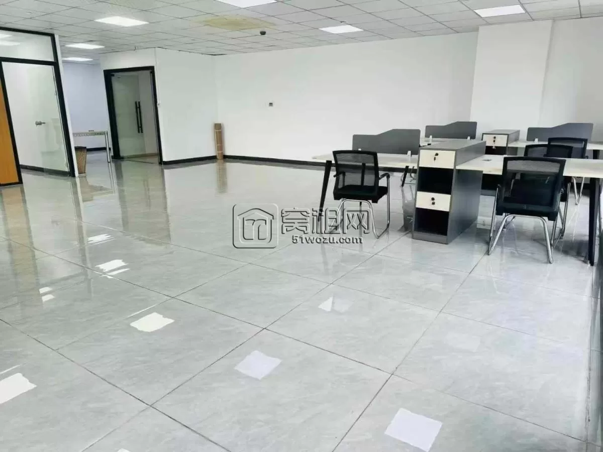 博纳大厦高楼层全套家具，双面采光，288平，原价14800/月 现仅需13000/月