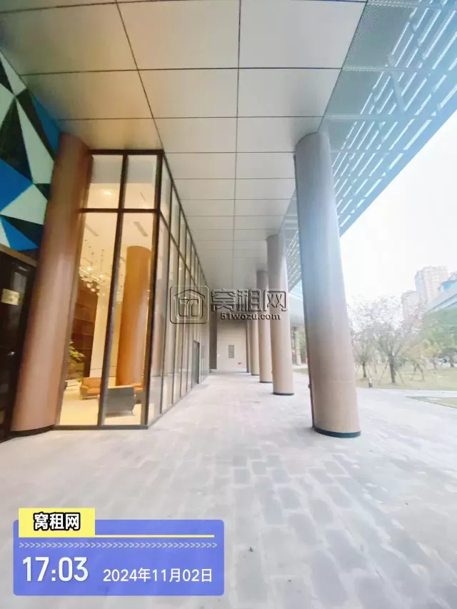 姚江里