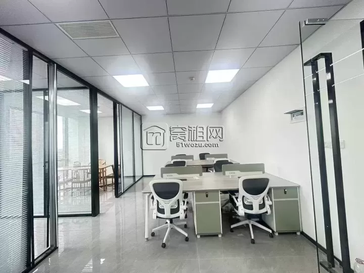研发园100平。带家具两个隔间。5000一个月