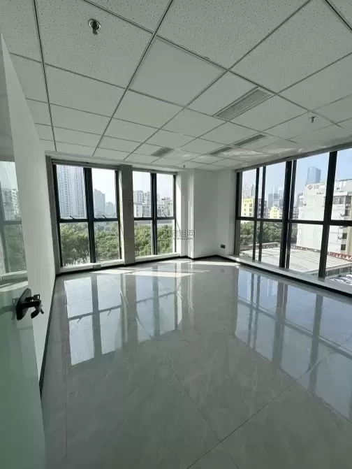宁波朝晖路上海银行115.65平办公室出租