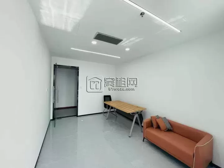 鄞州万达 地铁口 鄞州商会南楼40平写字楼出租