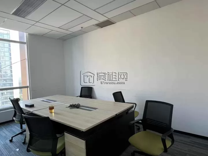 宁波环合中心招租50平精装修，配家具，年底特惠1.85