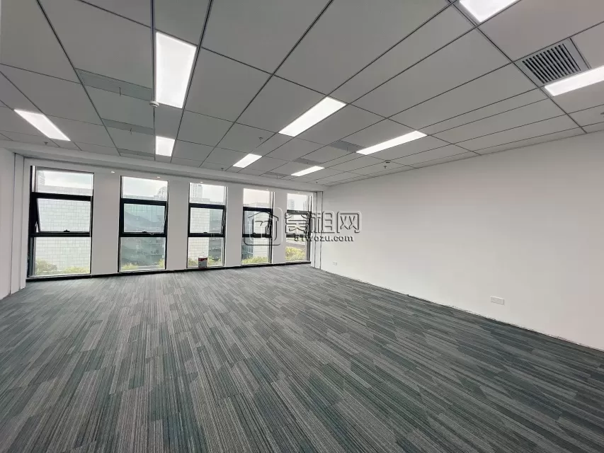 东部新城朝西写字楼出租111平，可定制隔断！
