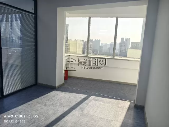 宁波百丈路包商银行大厦A座110平米办公室出租可以注册公司