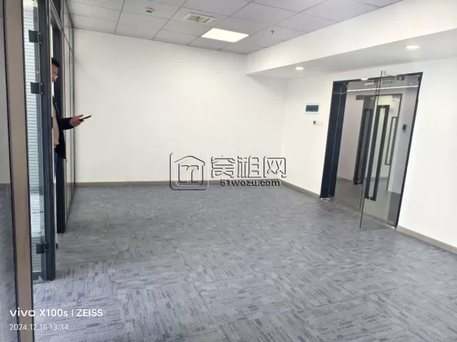 宁波百丈路包商银行大厦A座110平米办公室出租可以注册公司
