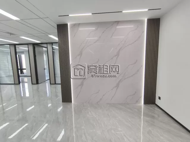 高新区研发园C10幢195平米写字楼出租 3个隔间 带水源吧台