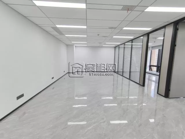 高新区研发园C10幢195平米写字楼出租 3个隔间 带水源吧台