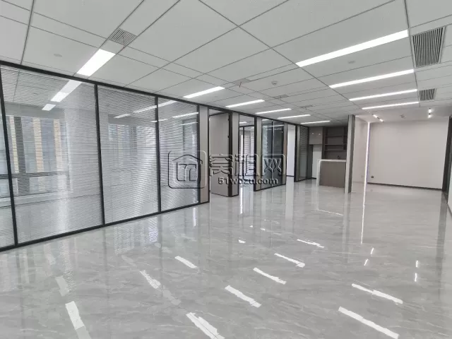 高新区研发园C10幢195平米写字楼出租 3个隔间 带水源吧台