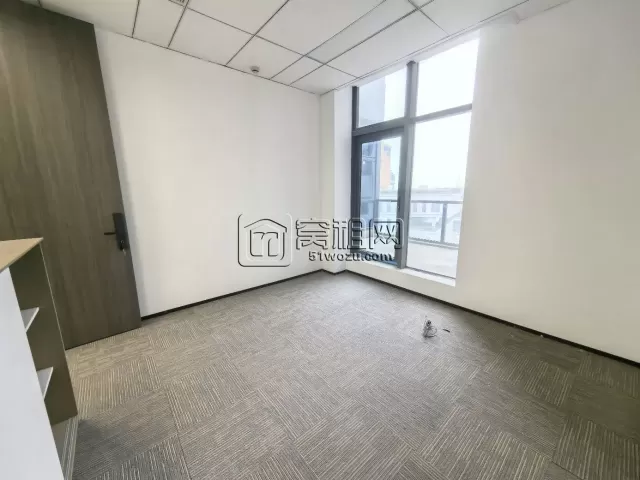 宁波海曙集士港凯德启望3幢面积114平，全屋新装修带大露台，配全套家具拎包入住