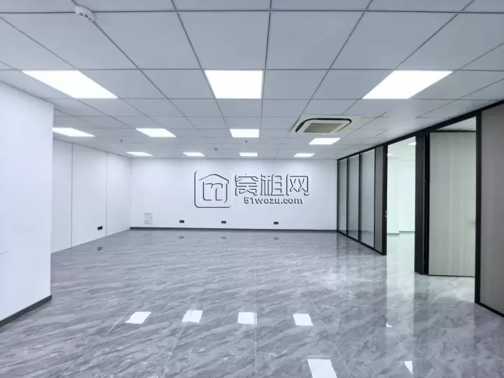 宁波恒元大厦178平  全新装修 电梯口位置  两个隔间 独立空调