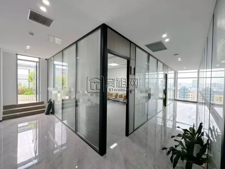 高新区恒创中心整层830平，配套齐全独立整层，带 400 平露天阳台出租