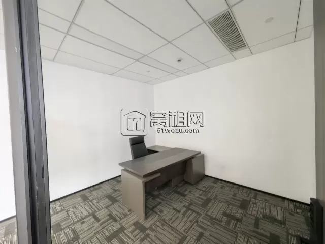 宁波集士港凯德启望中心115平，月租金6300，东南朝向，采光好，配全套家具精装修