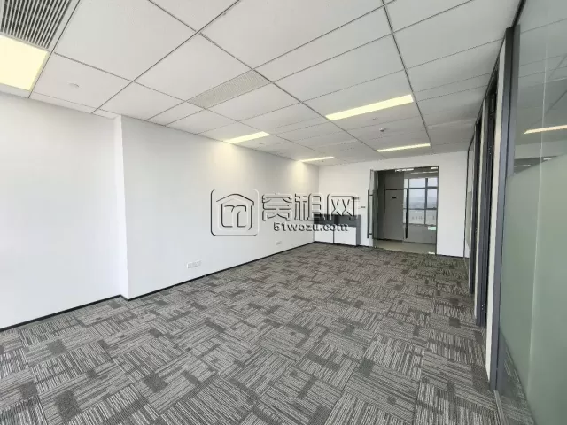 宁波集士港凯德启望中心115平，月租金6300，东南朝向，采光好，配全套家具精装修