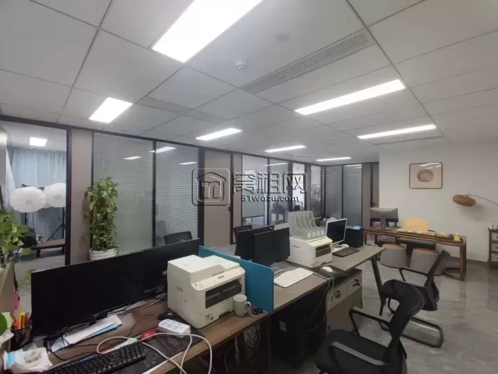 南部商务区荣安大厦153平朝南，1.75含税精装修办公室出租
