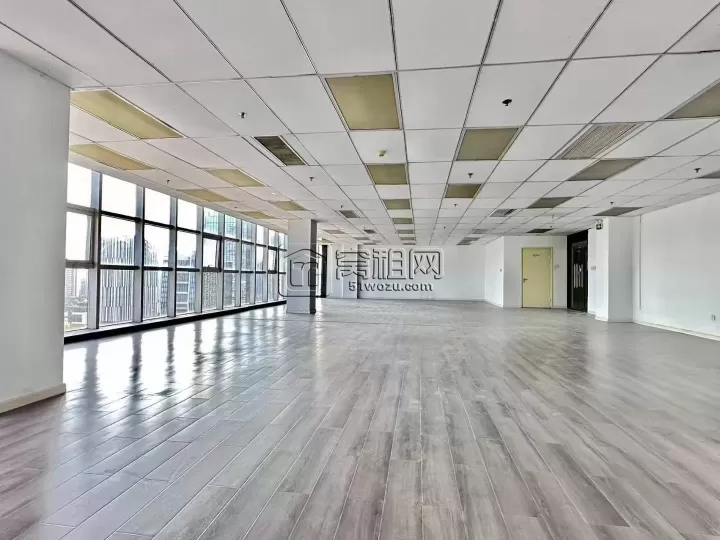 南部商务西面南苑新城酒店对面迪趣大厦290平东北朝向出租