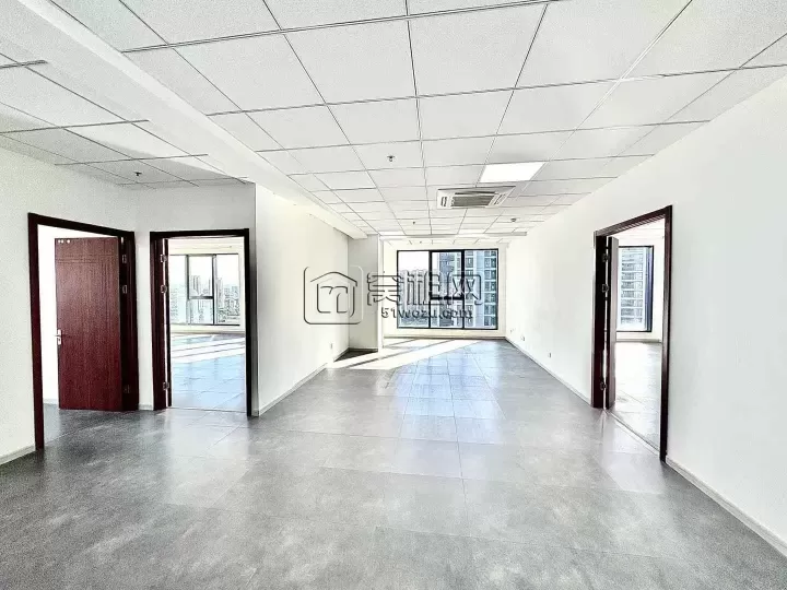 四号线潘火地铁口宁波和荣大厦精装房247㎡，户型方正干净敞亮，采光好
