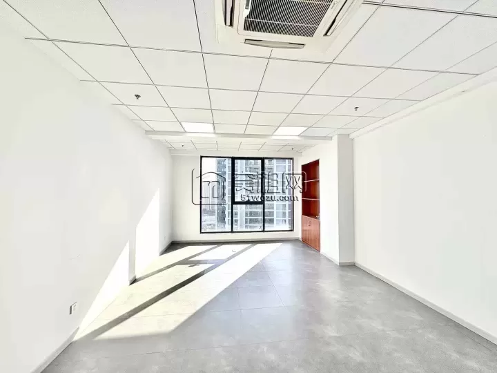 四号线潘火地铁口宁波和荣大厦精装房247㎡，户型方正干净敞亮，采光好