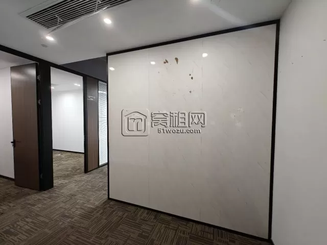 宁波小遛大厦隔壁萌恒大厦朝南163平精装带隔断带形象墙   7684元/月