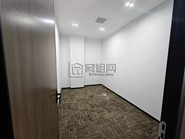 宁波小遛大厦隔壁萌恒大厦朝南163平精装带隔断带形象墙   7684元/月