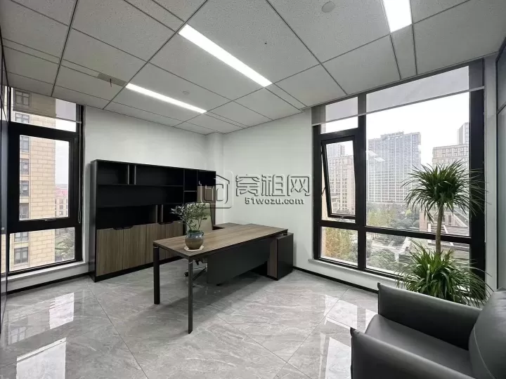 宁波高新区研发园C区写字楼出租  面积122平方～东南双面采光  2个隔间+大工位区  价格5380/月