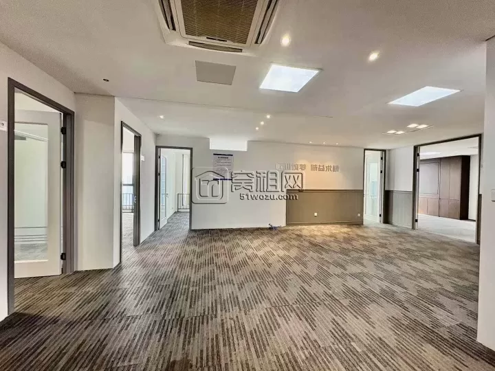 宁波和荣大厦朝南朝南电梯口243㎡，户型方正，干净敞亮