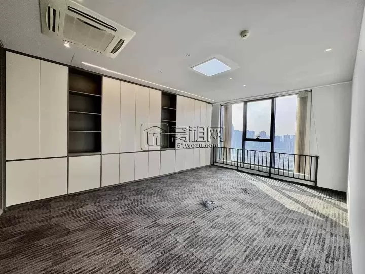 宁波和荣大厦朝南朝南电梯口243㎡，户型方正，干净敞亮