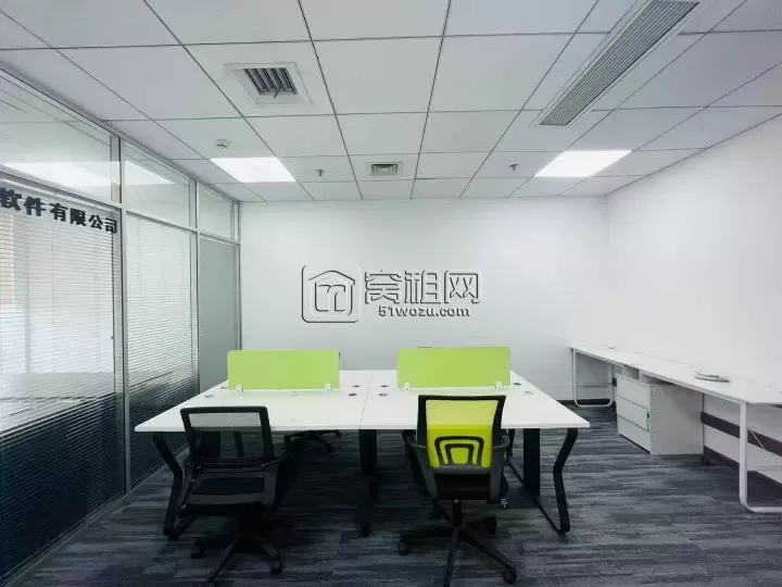 宁波地铁3号线出口鄞州商会大厦65平办公室出租朝东，带全套家具