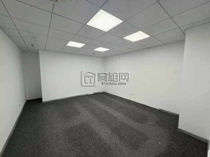 和荣大厦东南方位，538㎡，年租金：369068元