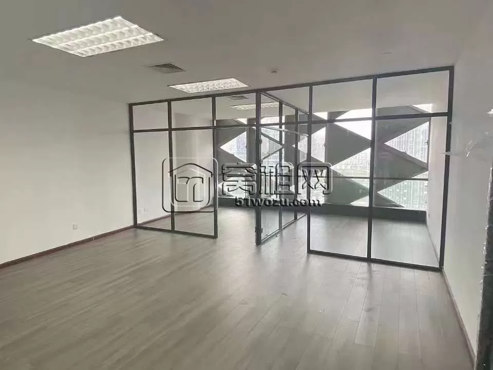 宁波南部商务区南洋大厦83平 精装2隔间 户型方正 价格实惠 3300每月