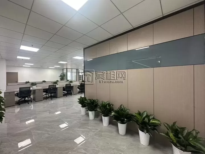 宁波研发园B1写字楼出租东南 东南～338平 得房率高～5个隔间～