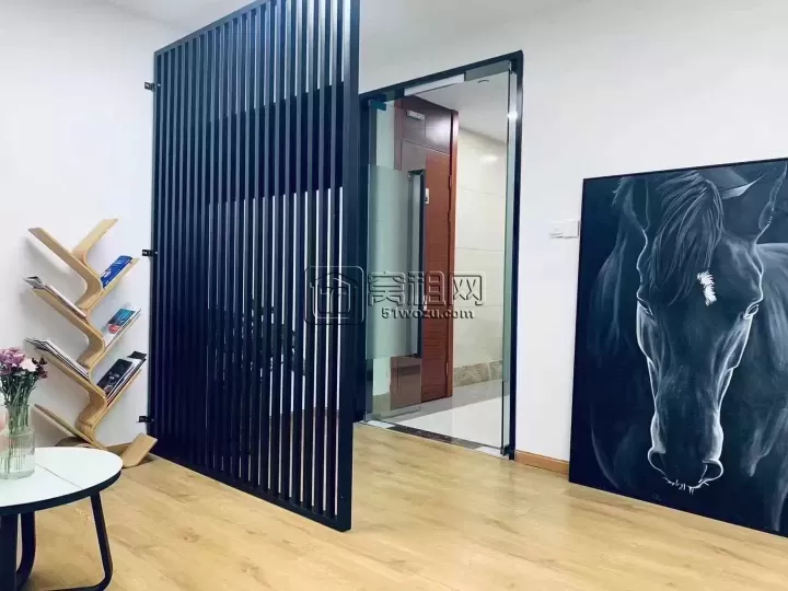 宁波南部商务区地标建筑宁波商会朝南78平，稀缺小户型，带家具