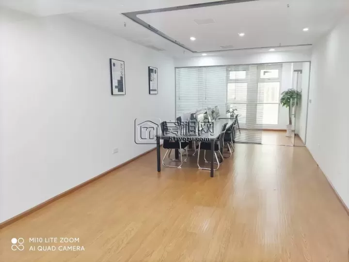 宁波南部商务区2期城市摩尔出租精装修带家具
