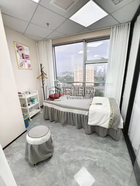 宁波恒隆中心大厦245平 出租  13500每月