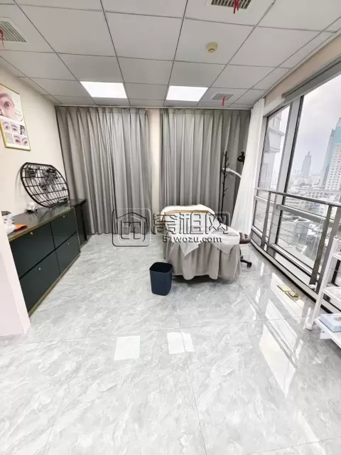 宁波恒隆中心大厦245平 出租  13500每月