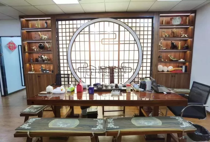 宁波万达广场附近慧和大厦，豪华装修带家具，200平，1万/月