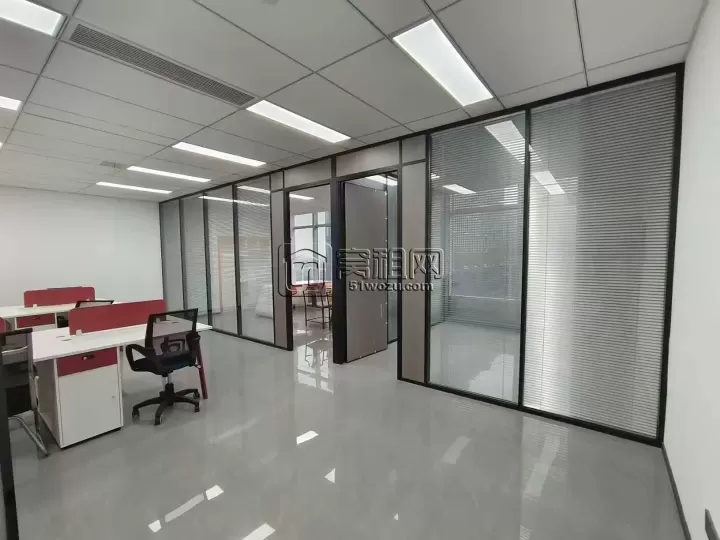 微软大厦出租带形象墙全套家具出租，地铁口，交通便利，配套齐全，停车方便优惠多多