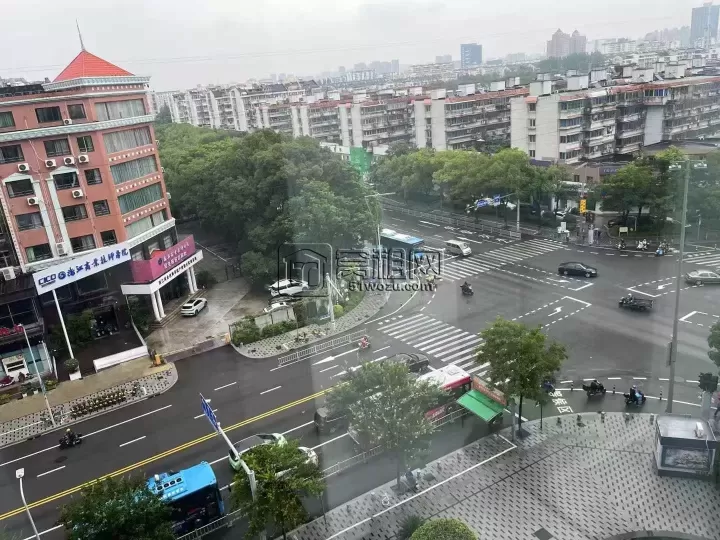 出租蓝天路丽园尚都130平-6300/月